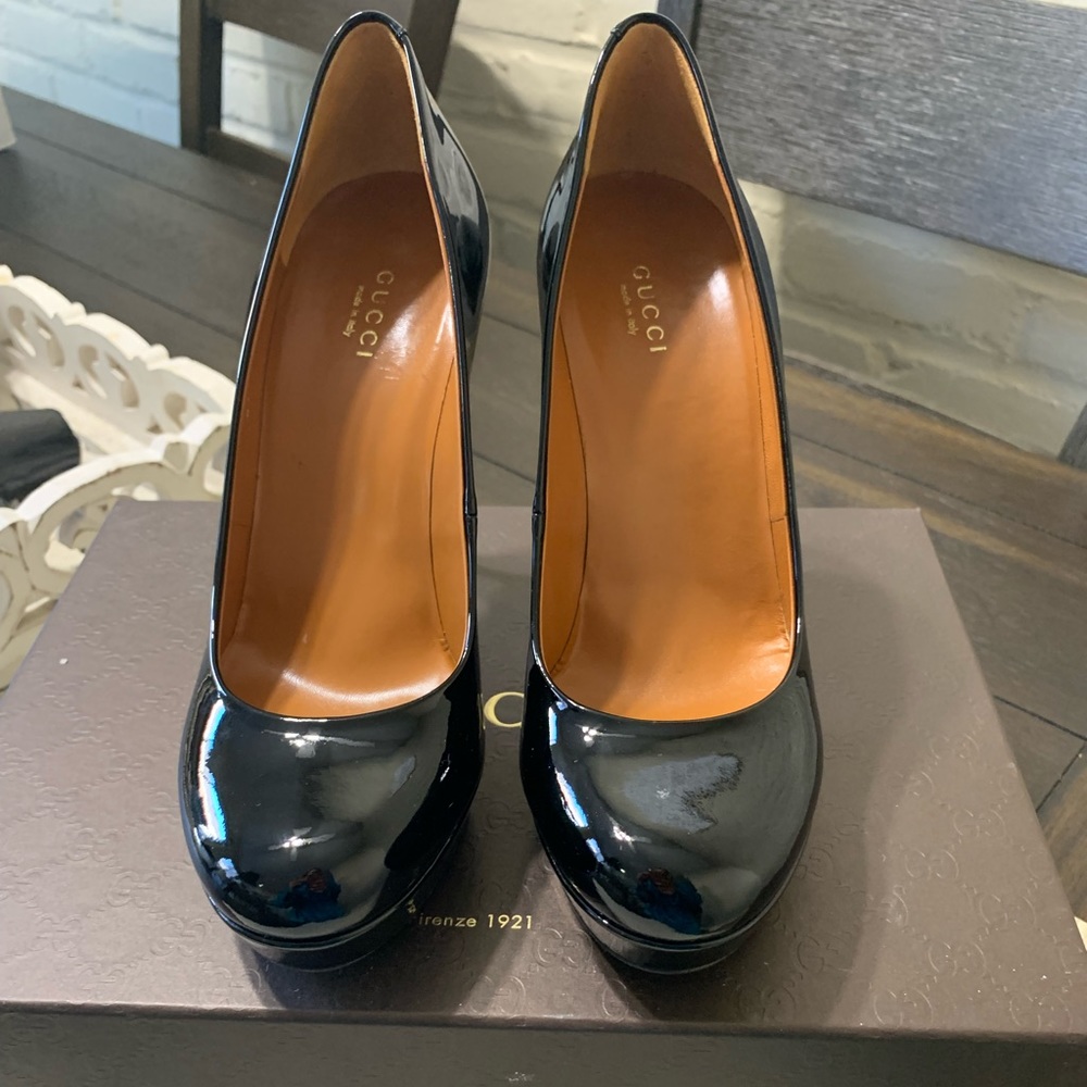 Gucci pumps